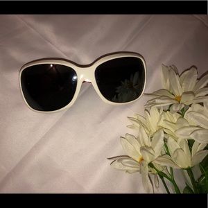 Mini mouse sun glasses